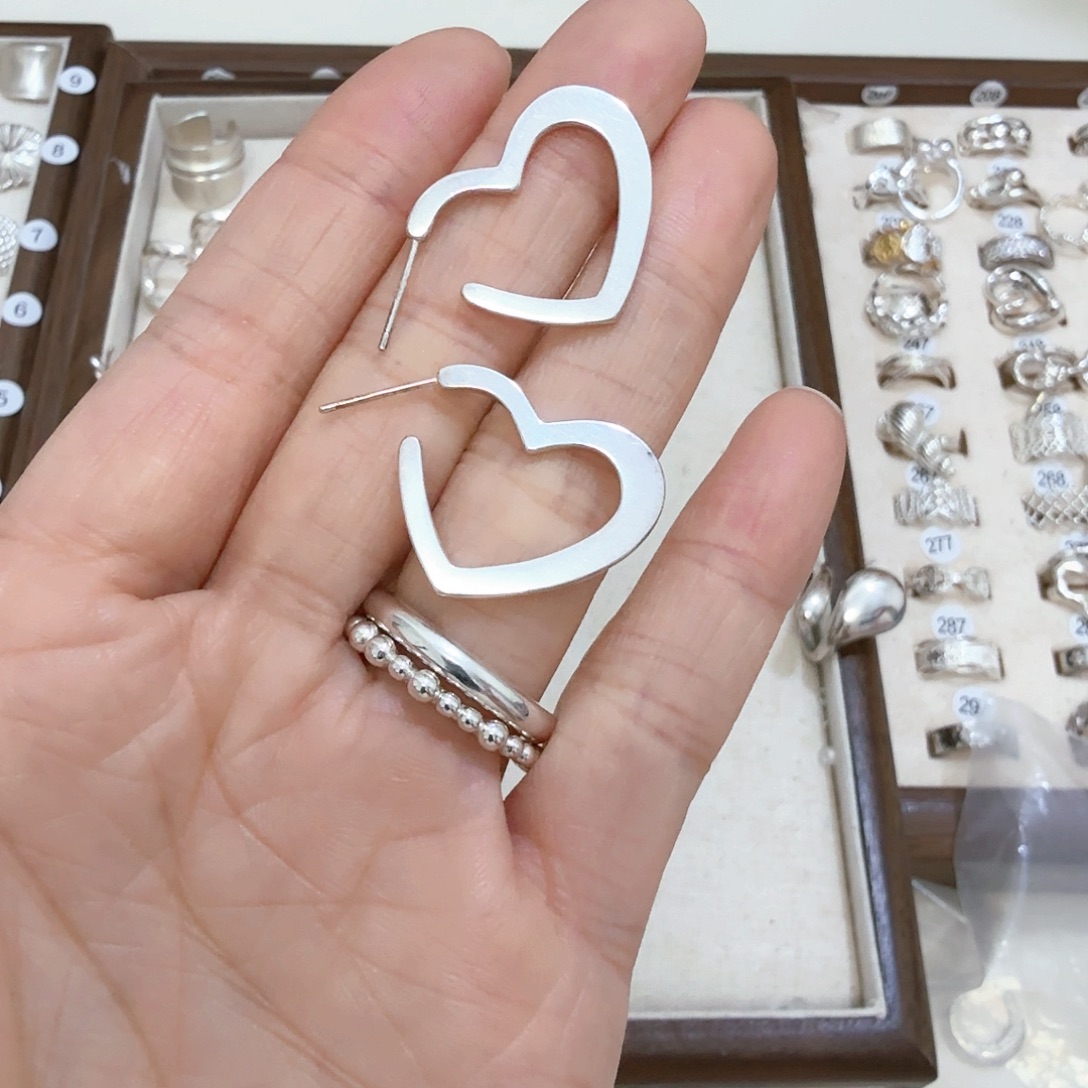 沫***、925银爱心c形耳环