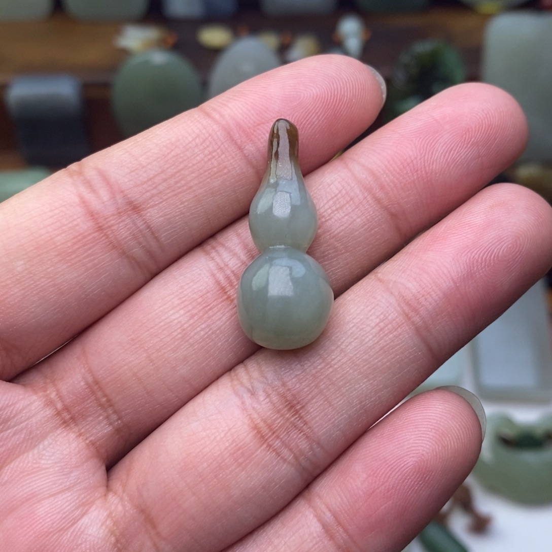 和田玉未镶嵌颈饰有棉点介意慎拍