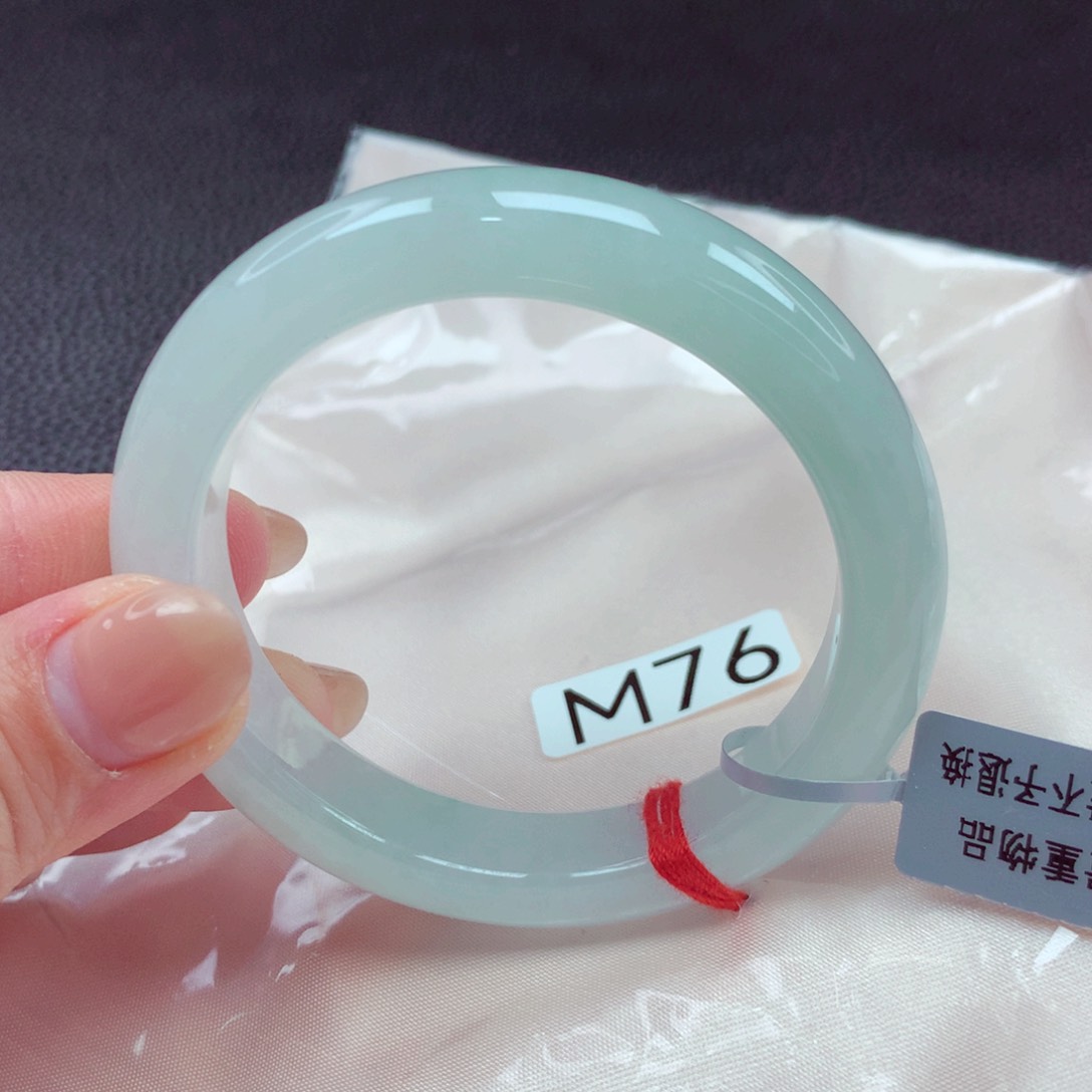 翡翠手镯未镶嵌手镯88