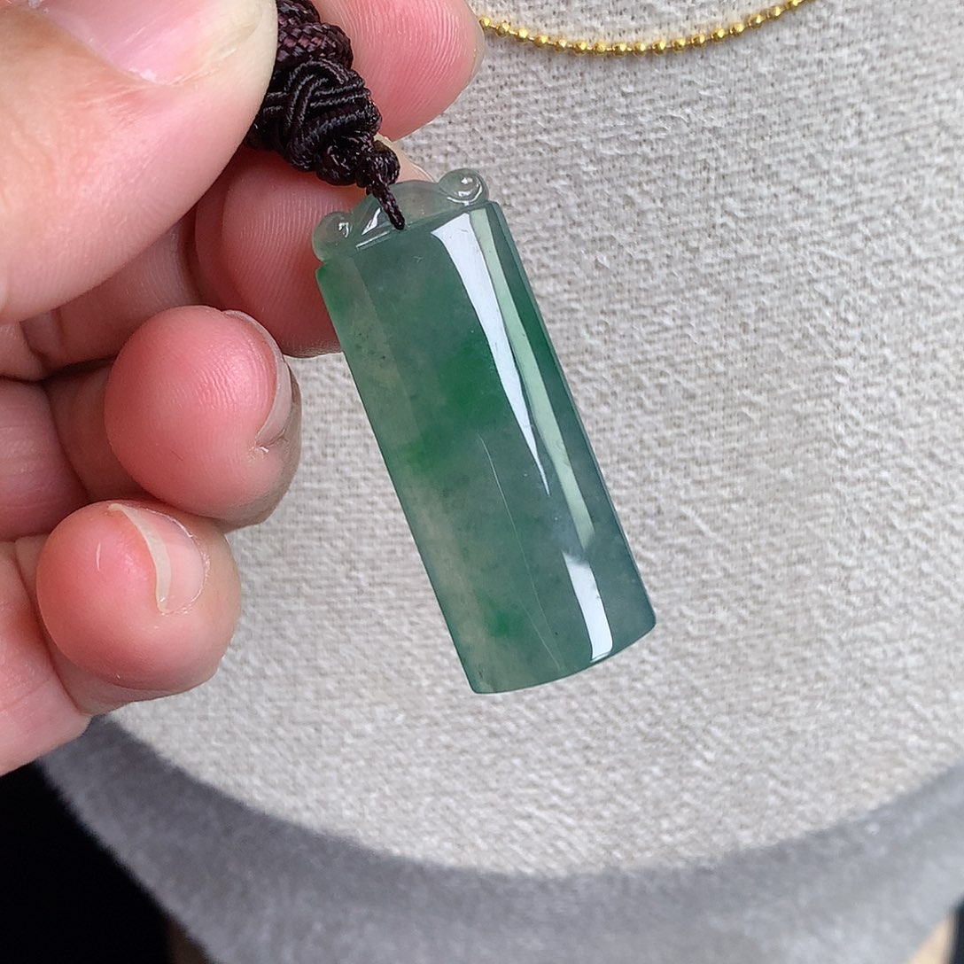 翡翠散珠缅甸天然A货翡翠满绿无事牌