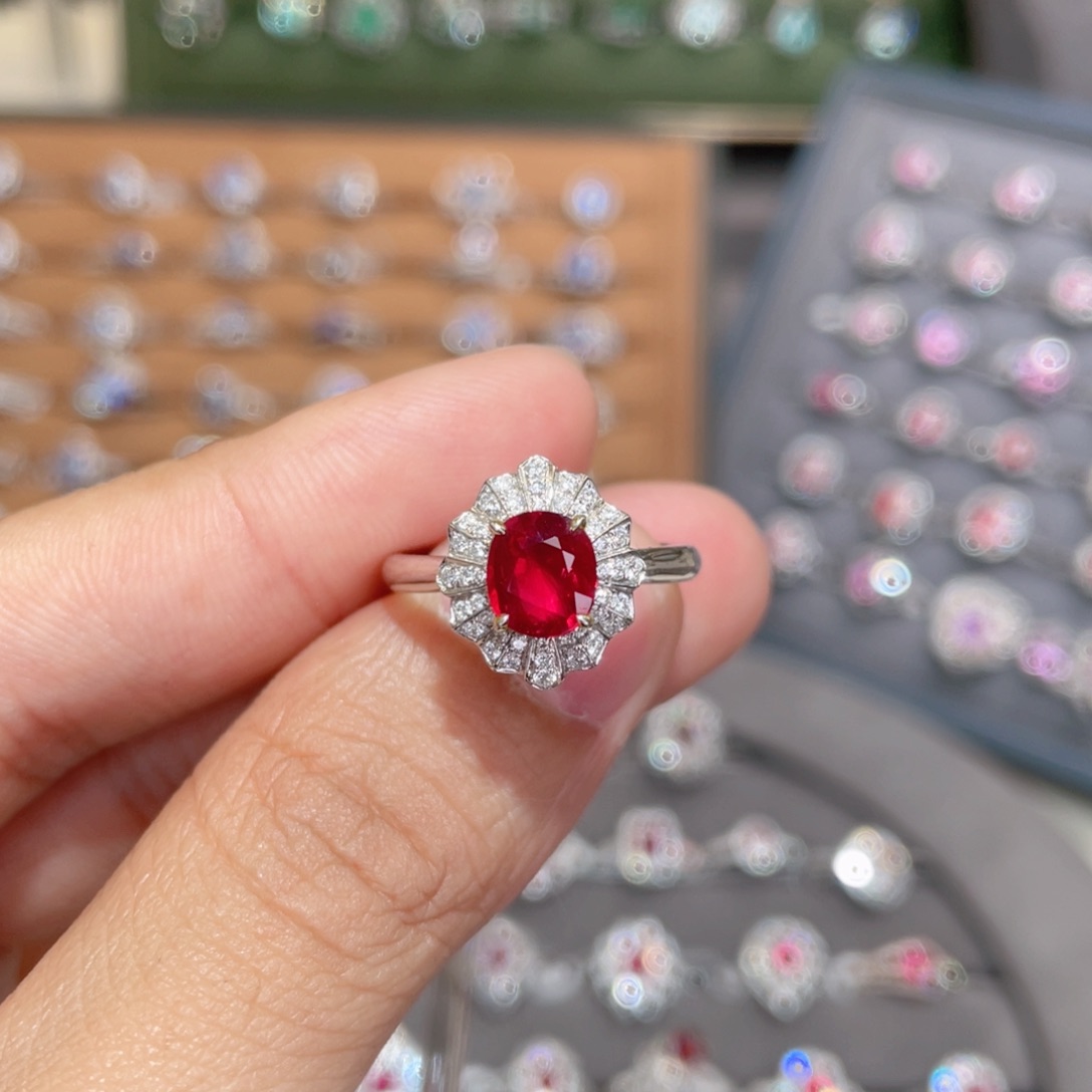 红宝石戒指18K金镶嵌1.05ct 无烧鸽血