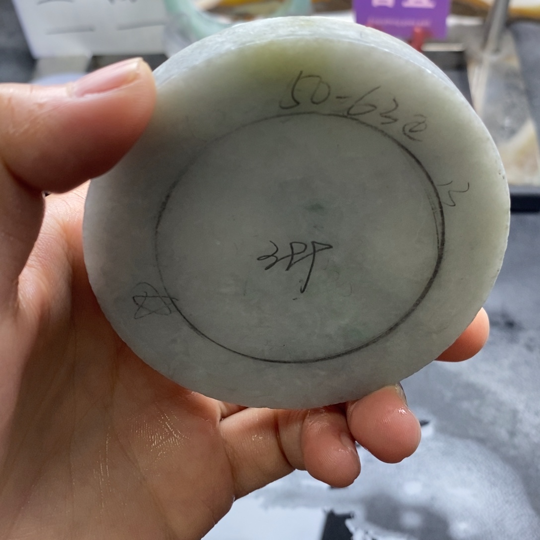 定制翡翠未镶嵌翡翠手镯