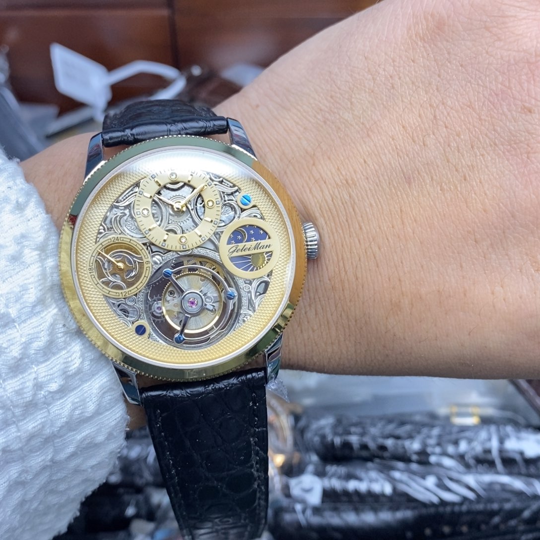 精钢孤品闪电购手表一个