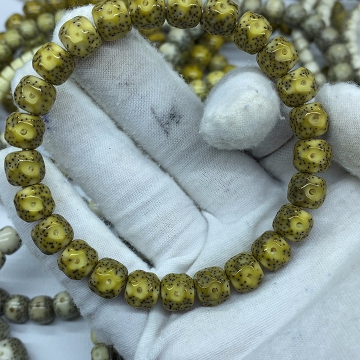 星月菩提吊坠?****守9黄无相