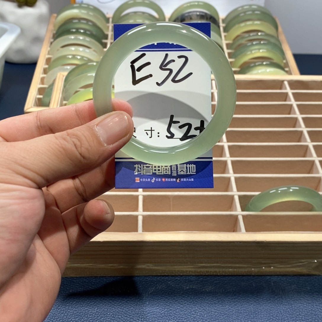 岫玉手镯未镶嵌手镯