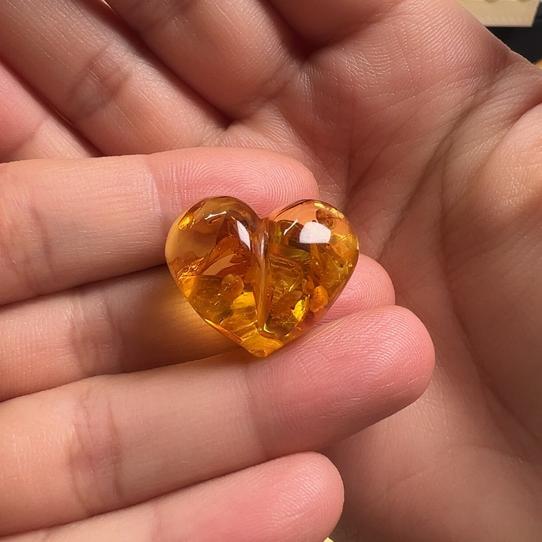 琥珀（花珀）颈饰未镶嵌八***月屁桃（打孔不退换）