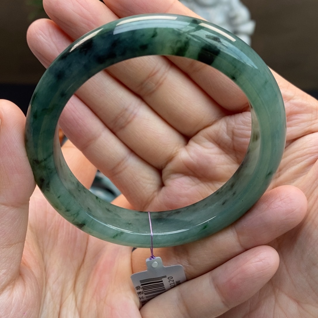 翡翠手镯未镶嵌天然