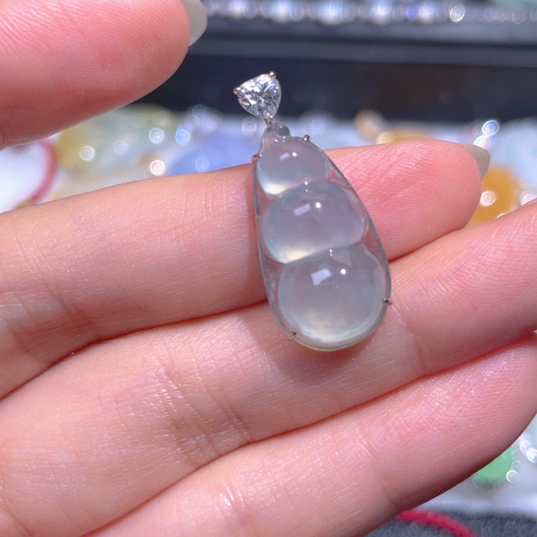 颈饰18K金镶嵌翡翠翡翠
