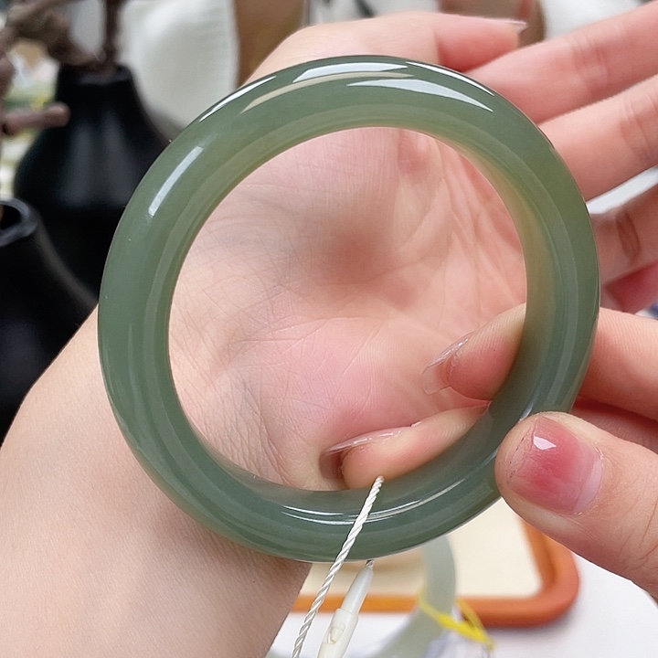 和田玉手镯5657未镶嵌