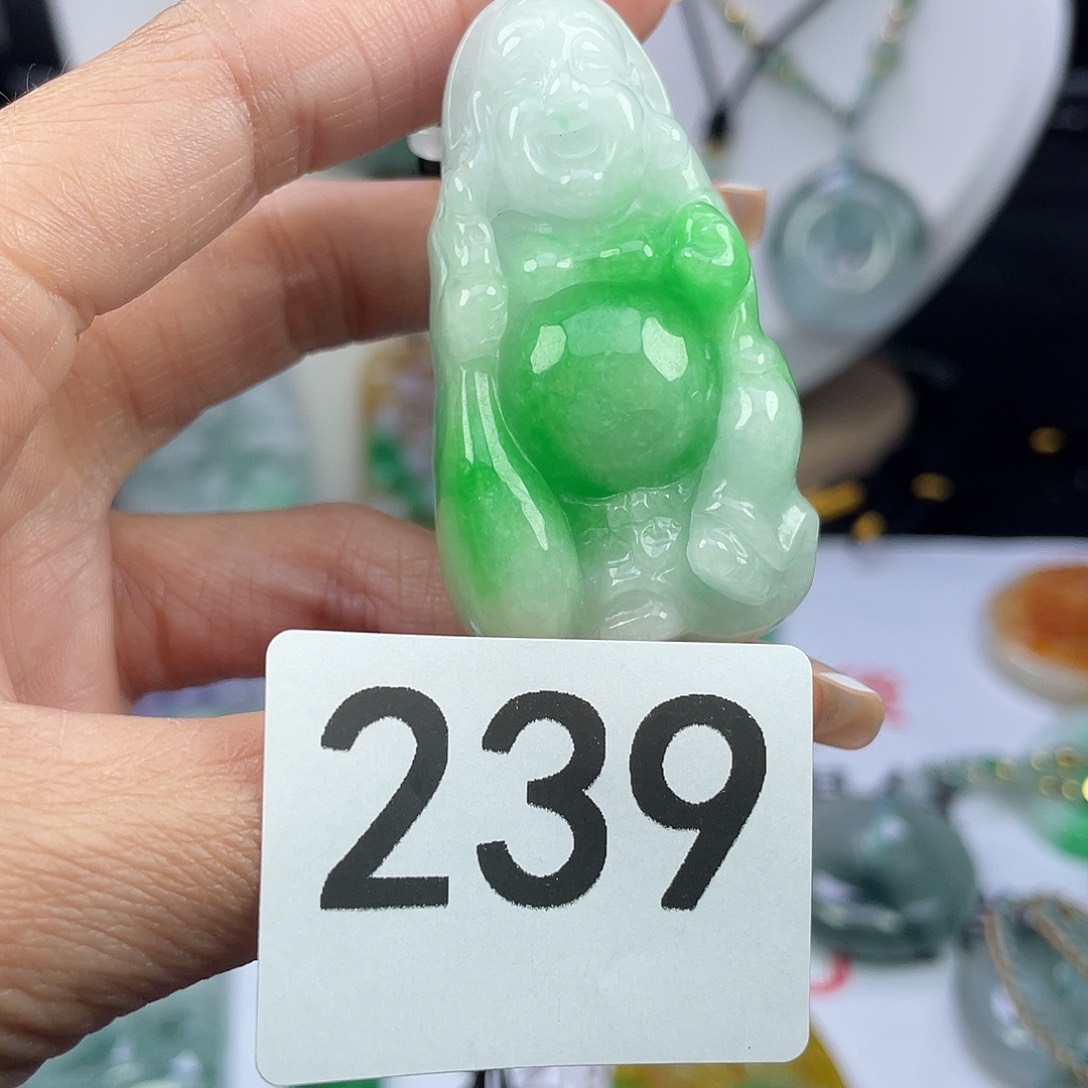 翡翠未镶嵌吊坠(赠链)