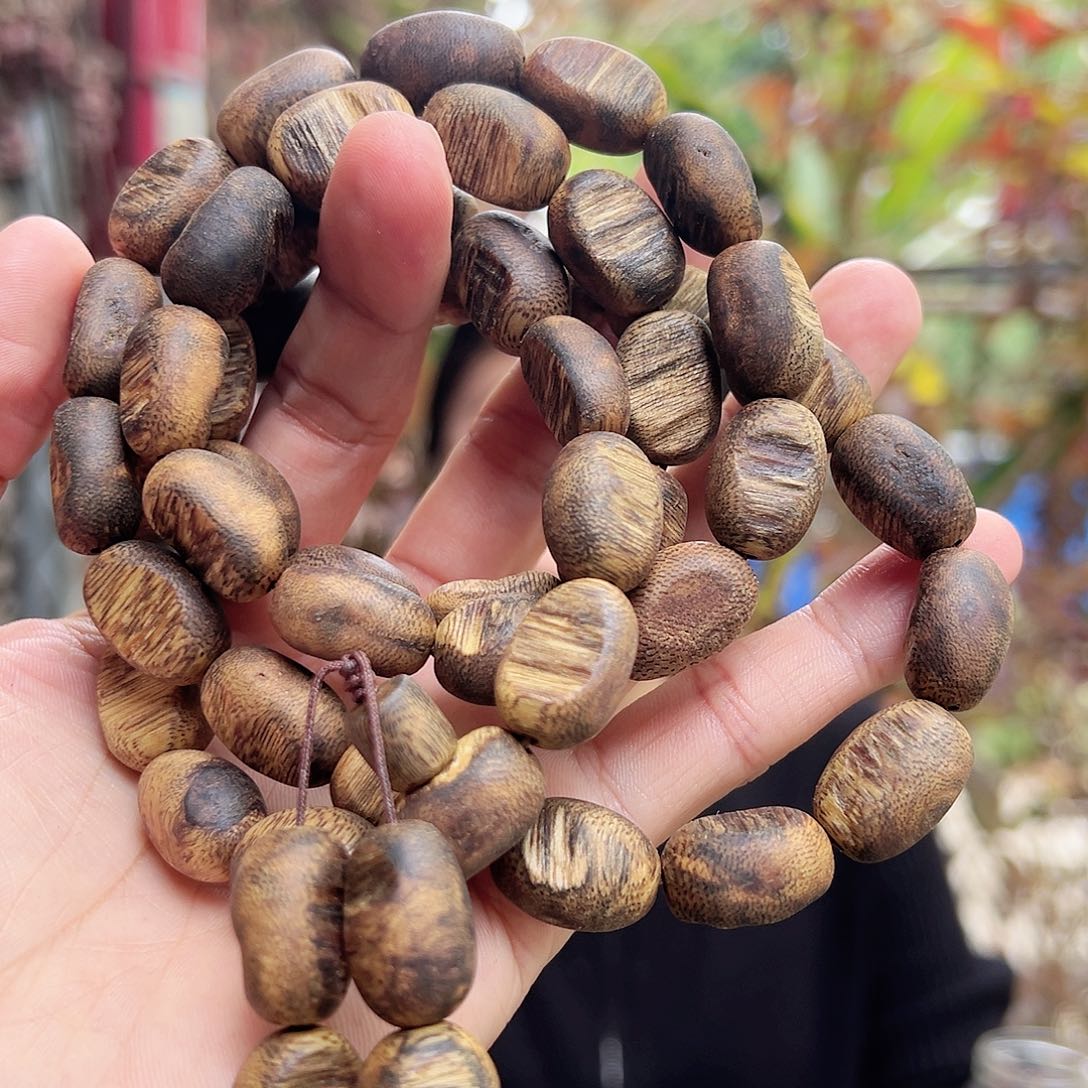 手串沉香海南乌身老白奇手串发货一条卡1.3/56