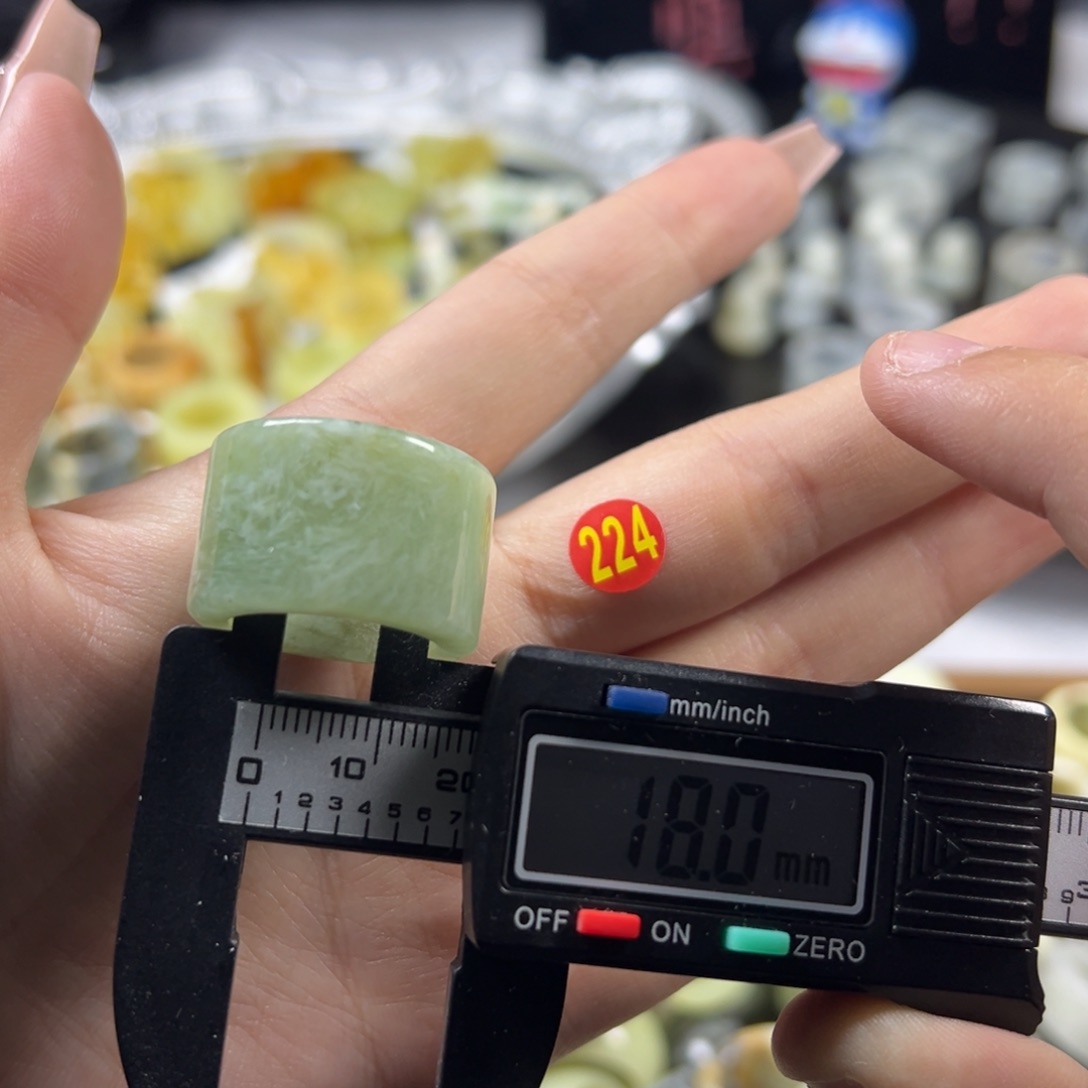 蛇纹石玉未镶嵌戒指