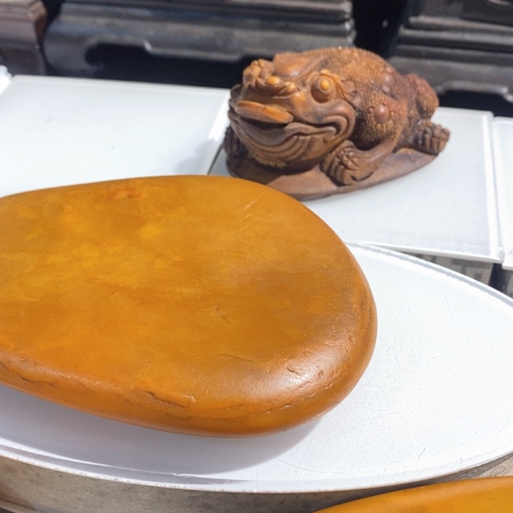 石英质玉（黄龙玉）手玩件未镶嵌