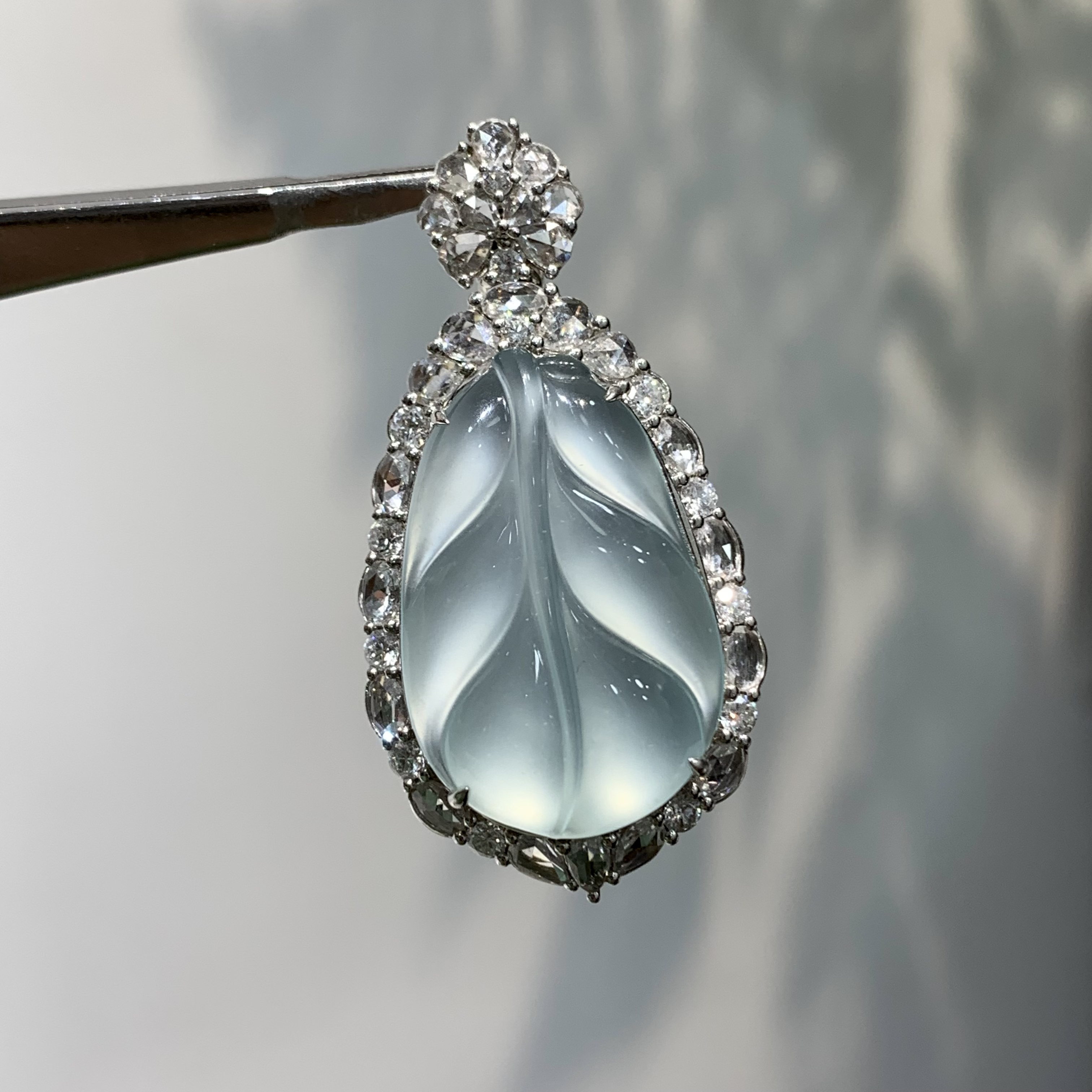 18K金镶嵌天然A货翡翠叶子吊坠，大尺寸毛衣链树叶