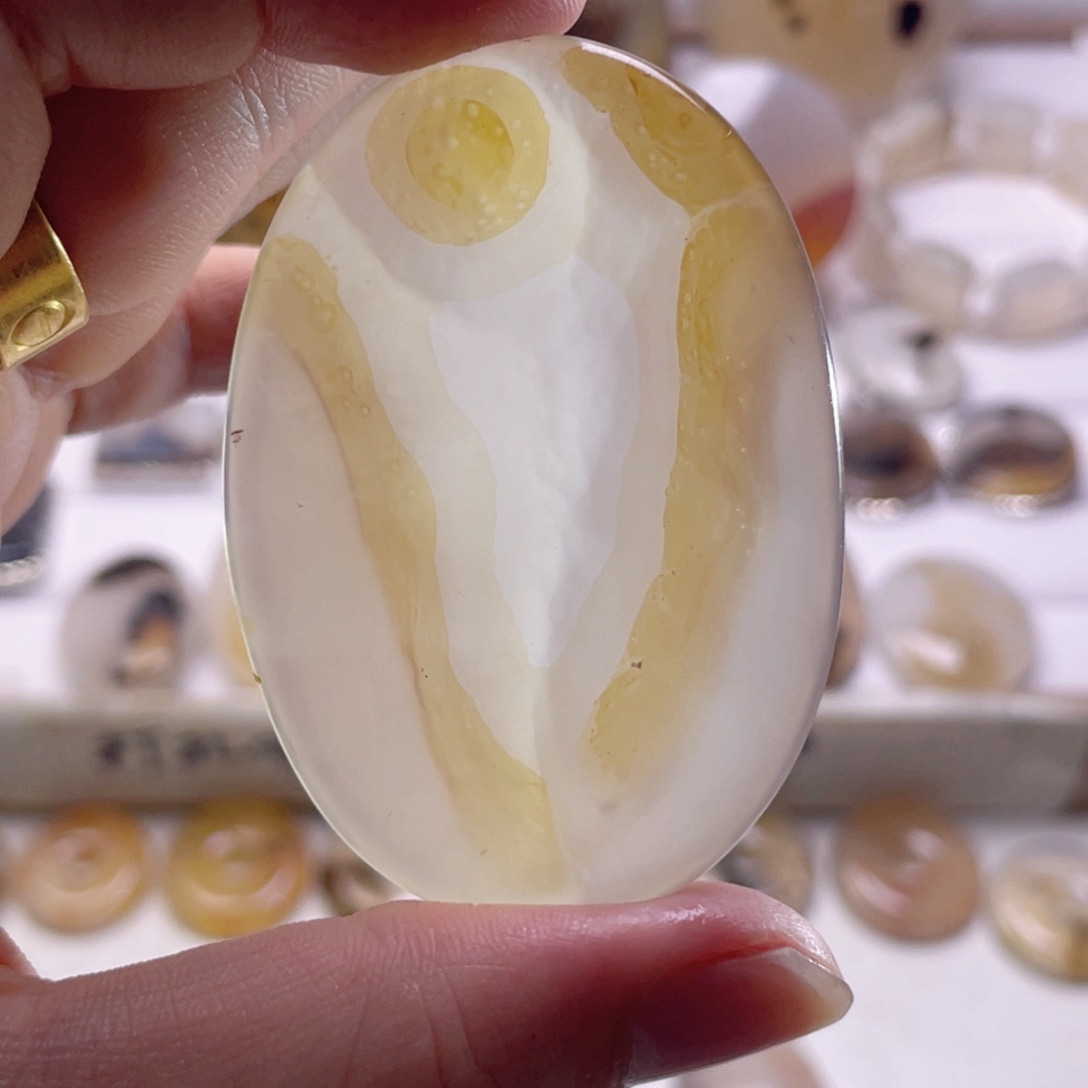 玛瑙/玉髓未镶嵌珠宝奇石