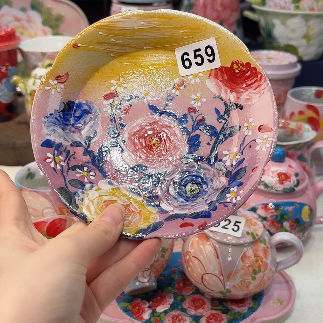 瓷片兔兔好可爱啊