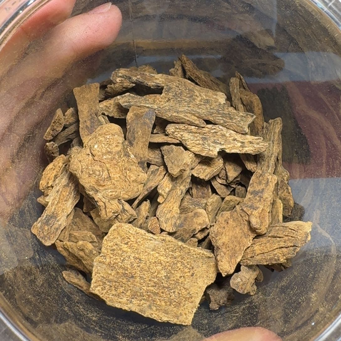 沉香碎屑沉香斯里兰卡土沉爆凉1克装