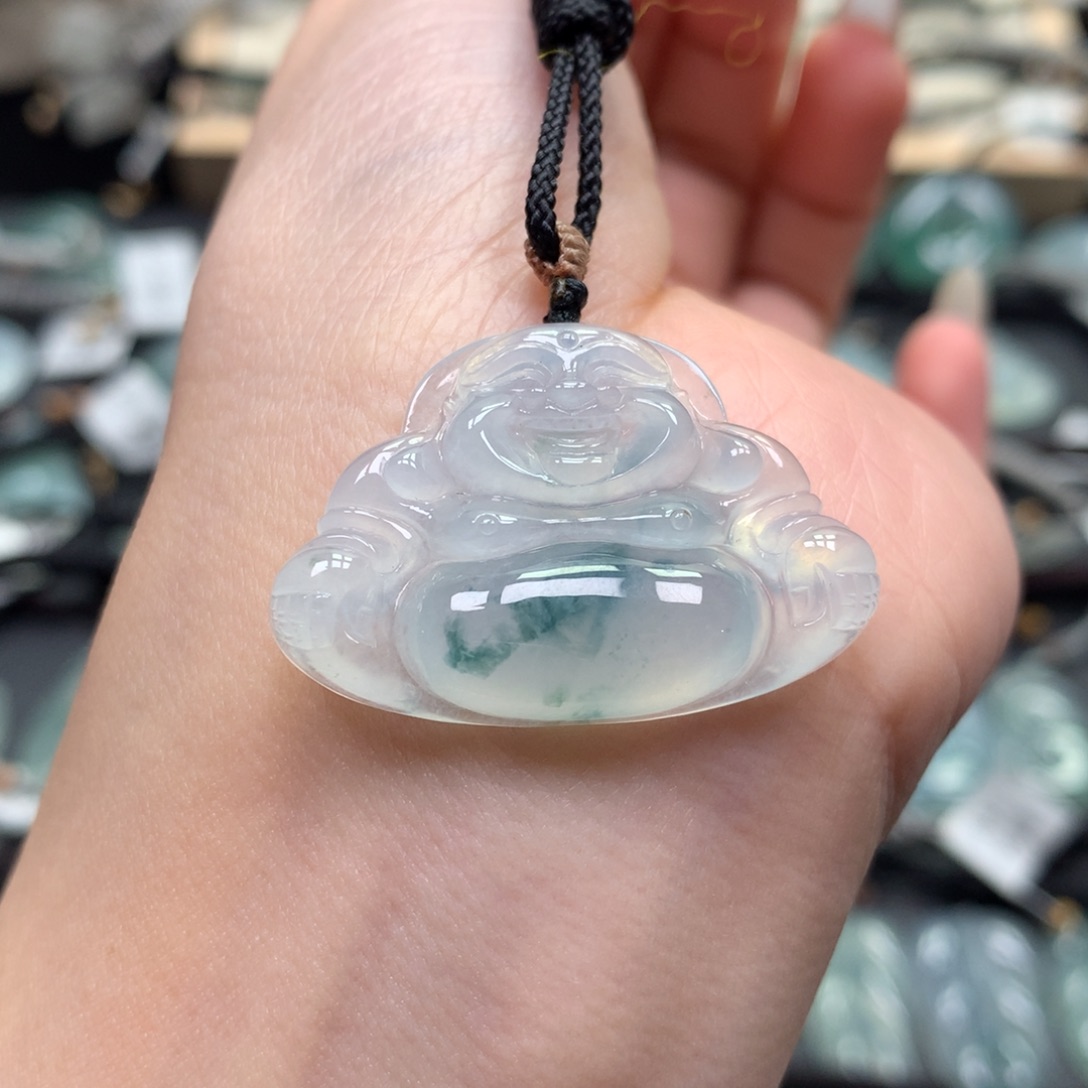 翡翠颈饰未镶嵌佛公