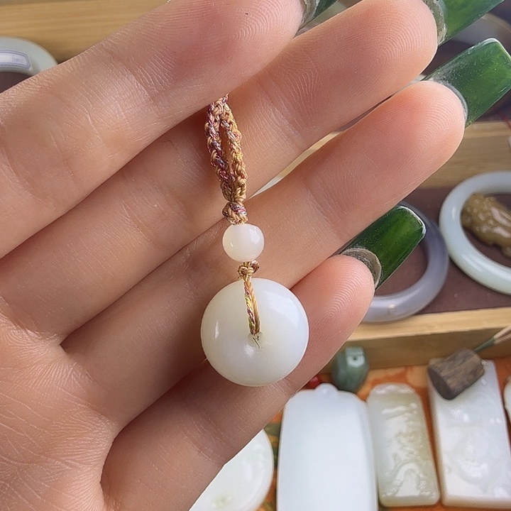 和田玉（糖玉）未镶嵌颈饰