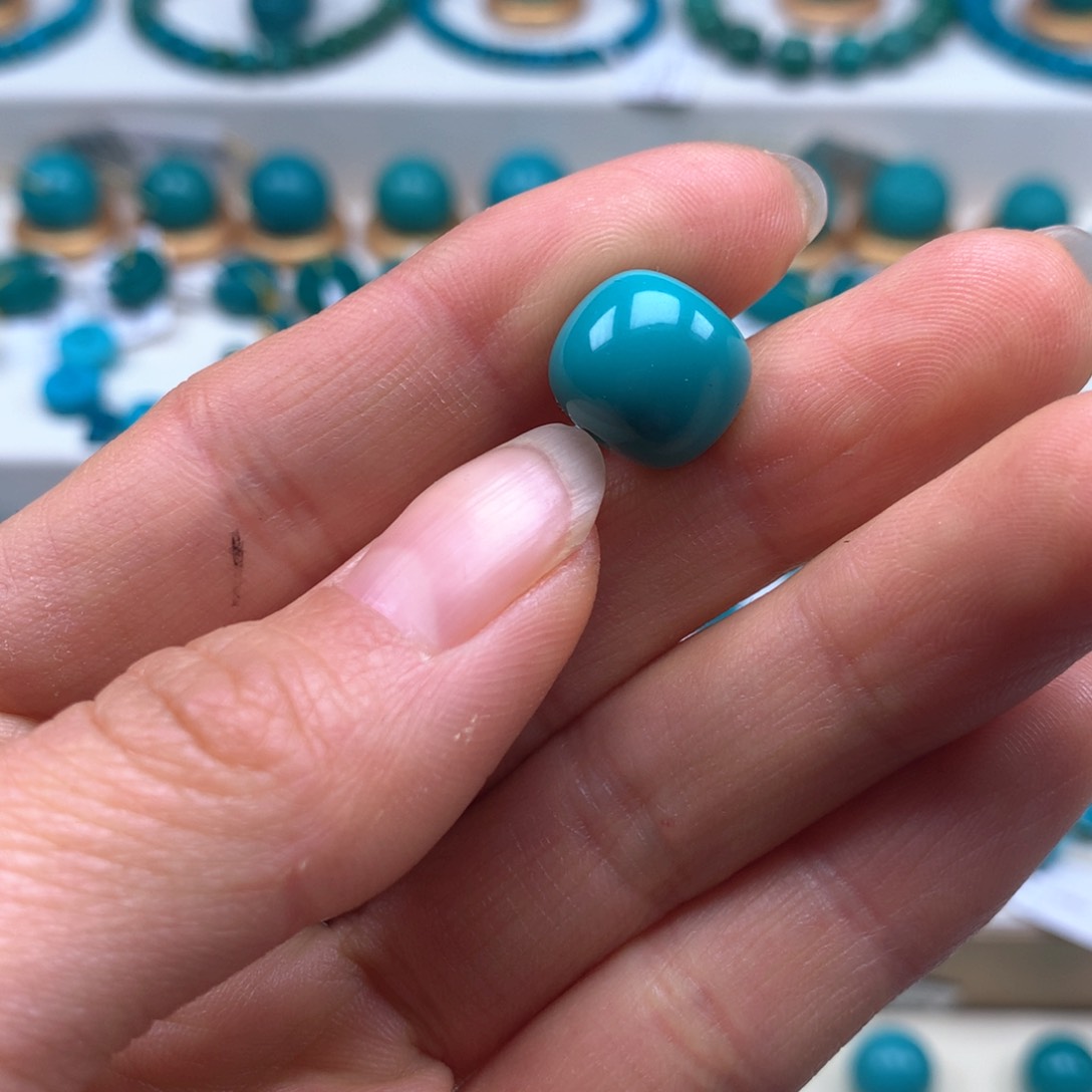 绿松石配饰未镶嵌想**?