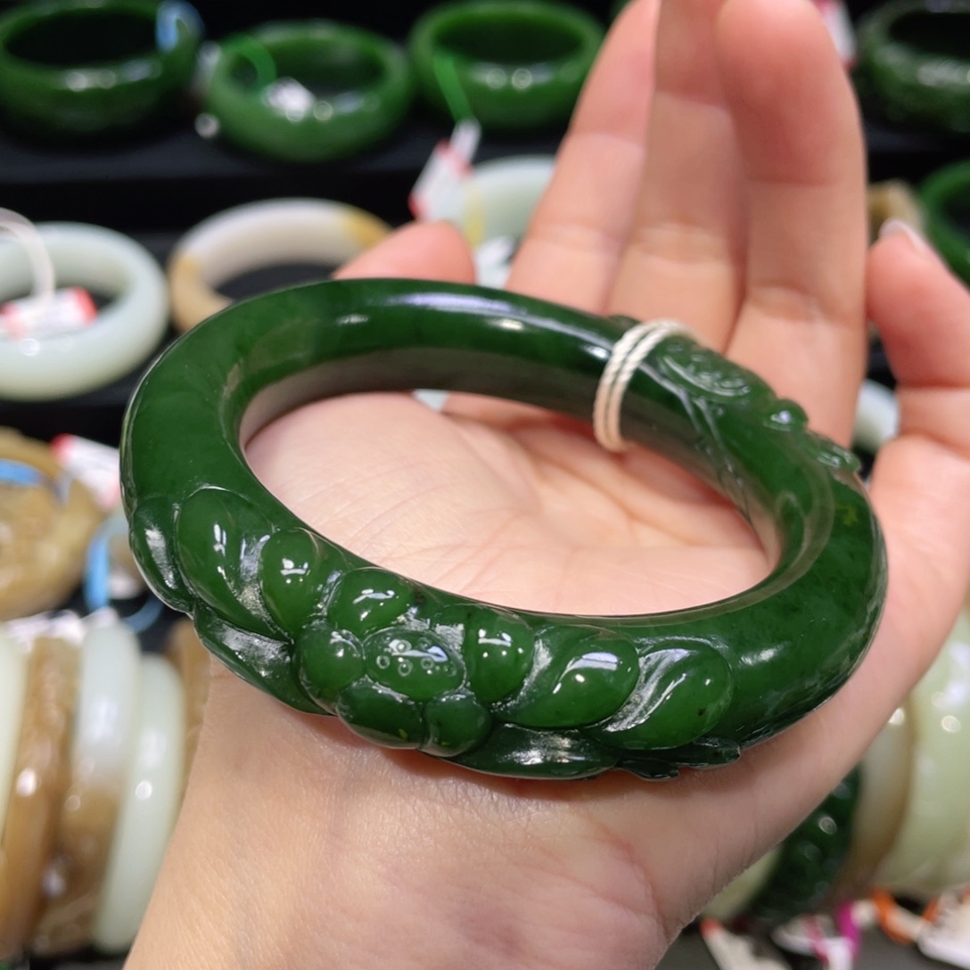 未镶嵌手镯和田玉30