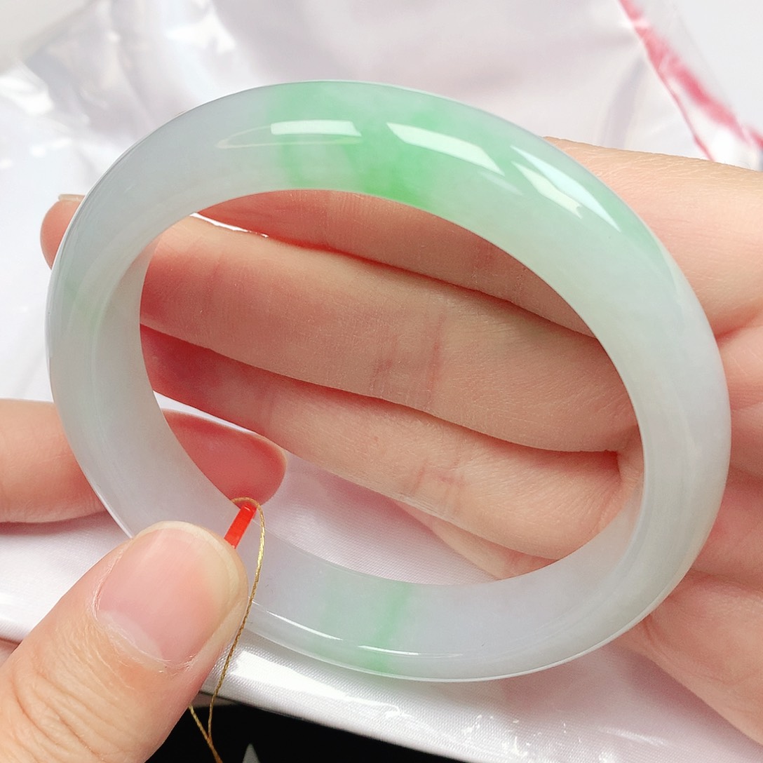 翡翠手镯未镶嵌抖音864