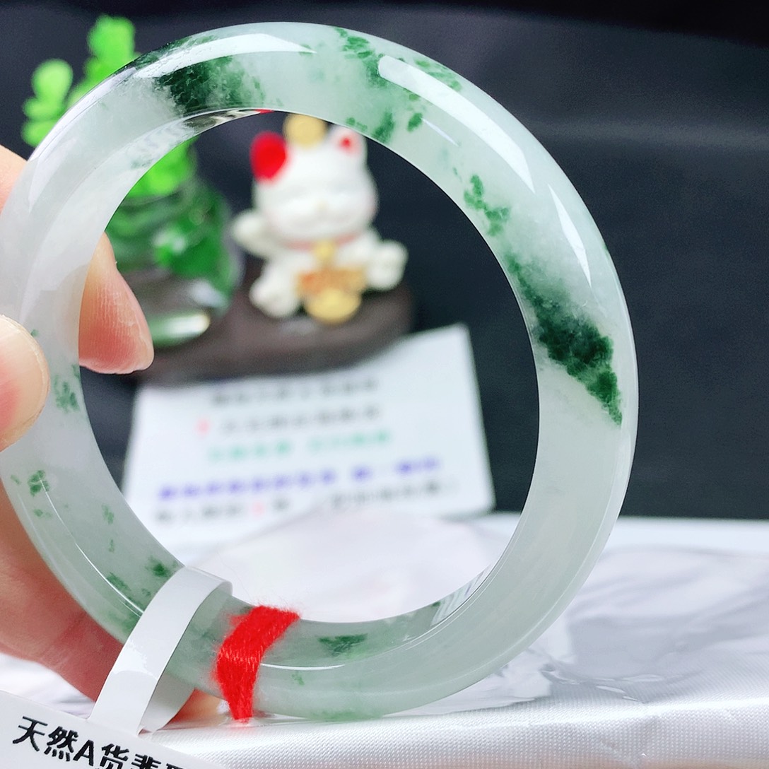 翡翠手镯未镶嵌56+圈