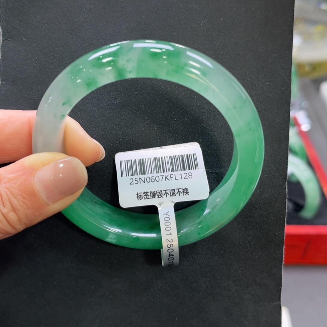 七***条石英质玉（非洲翠）未镶嵌手镯➕小玥54