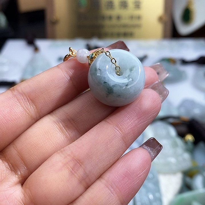 翡翠未镶嵌颈饰4532