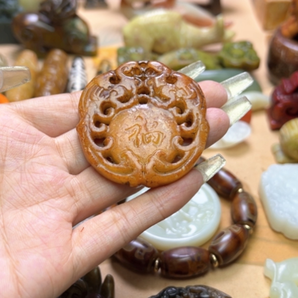 【闪购商品】蛇纹石玉颈饰未镶嵌