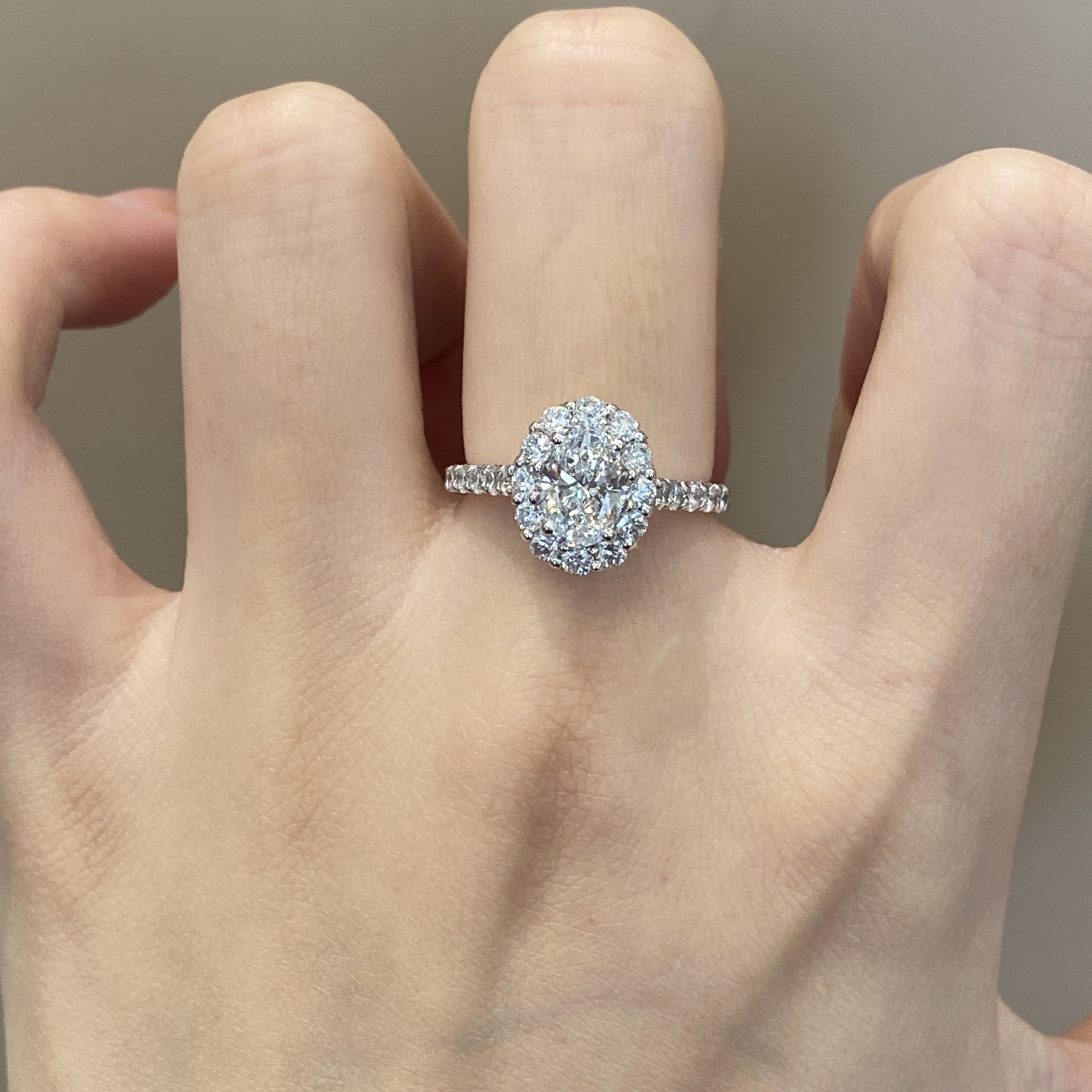 实验室培育钻石铂金豪华椭圆围镶戒指大气送女友送老婆