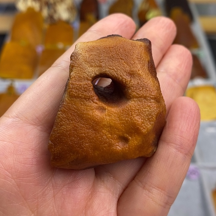 蜜蜡吊坠(赠链)未镶嵌天然孔蜜蜡原石
