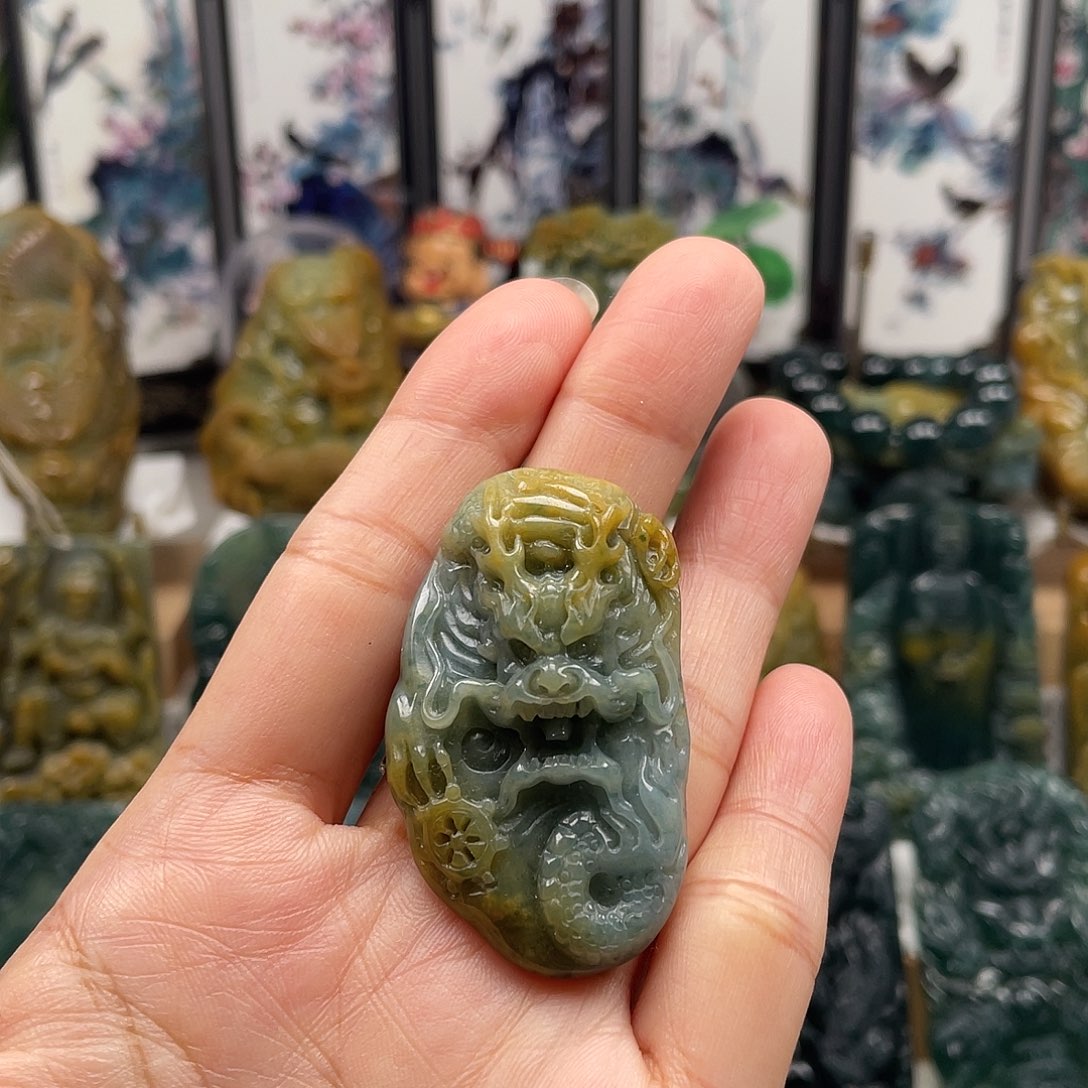 颈饰未镶嵌翡翠天然翡翠a货龙
