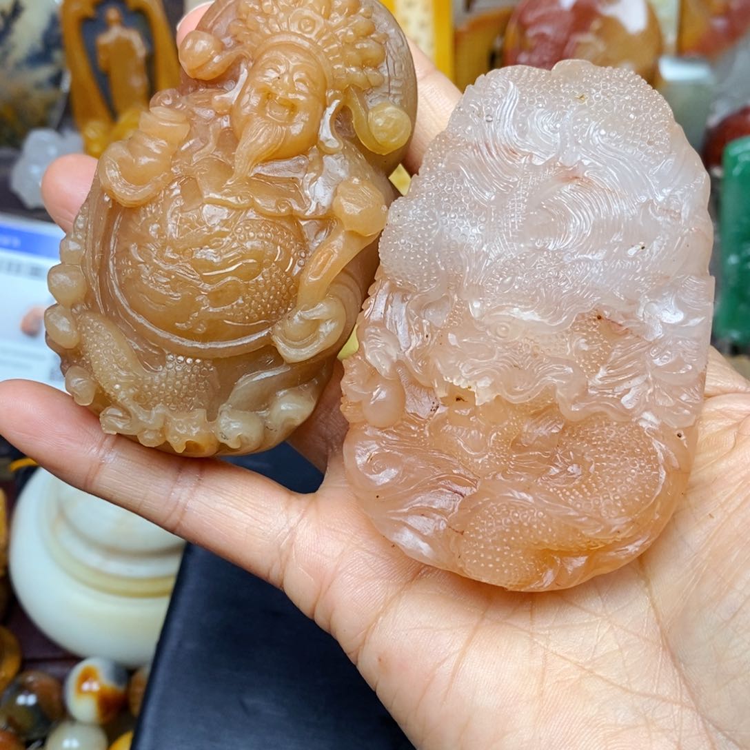 石英质玉（黄龙玉）颈饰未镶嵌