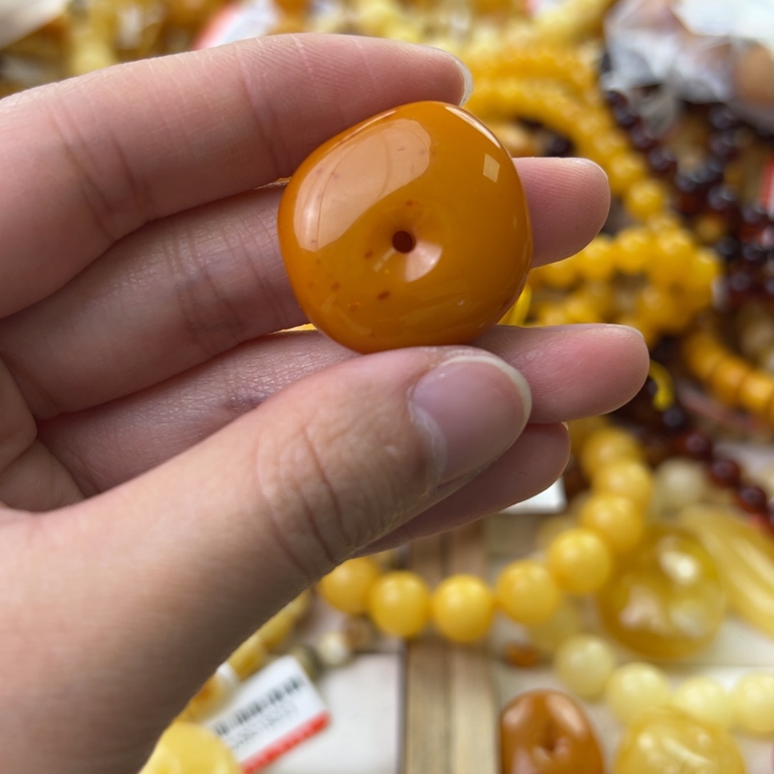 琥珀珠宝奇石未镶嵌