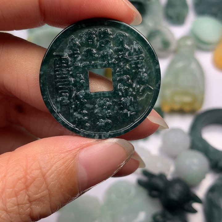 翡翠未镶嵌颈饰翡翠