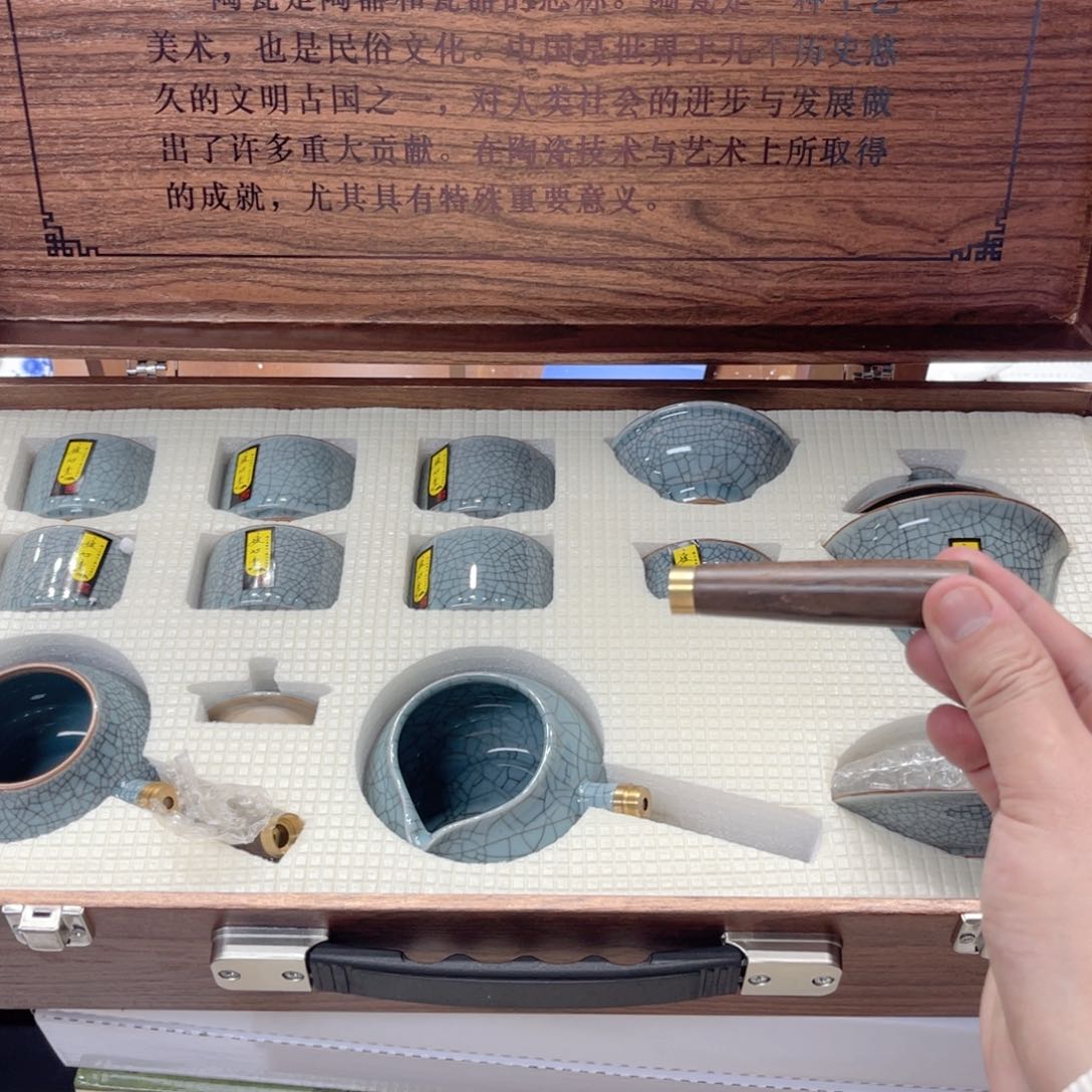 孤品茶具套装等等。         