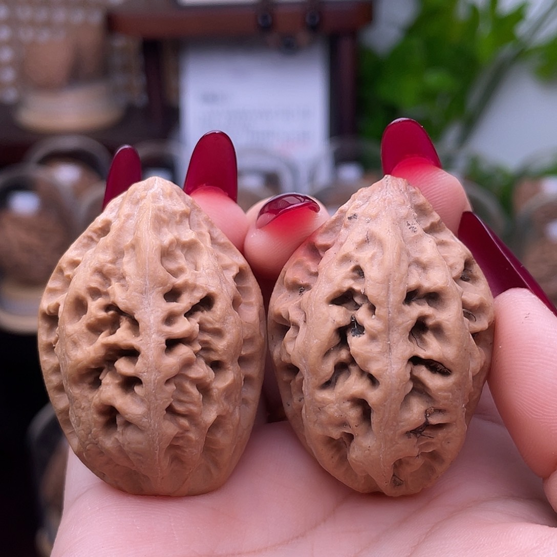 吊坠文玩核桃闷尖珊瑚蛋