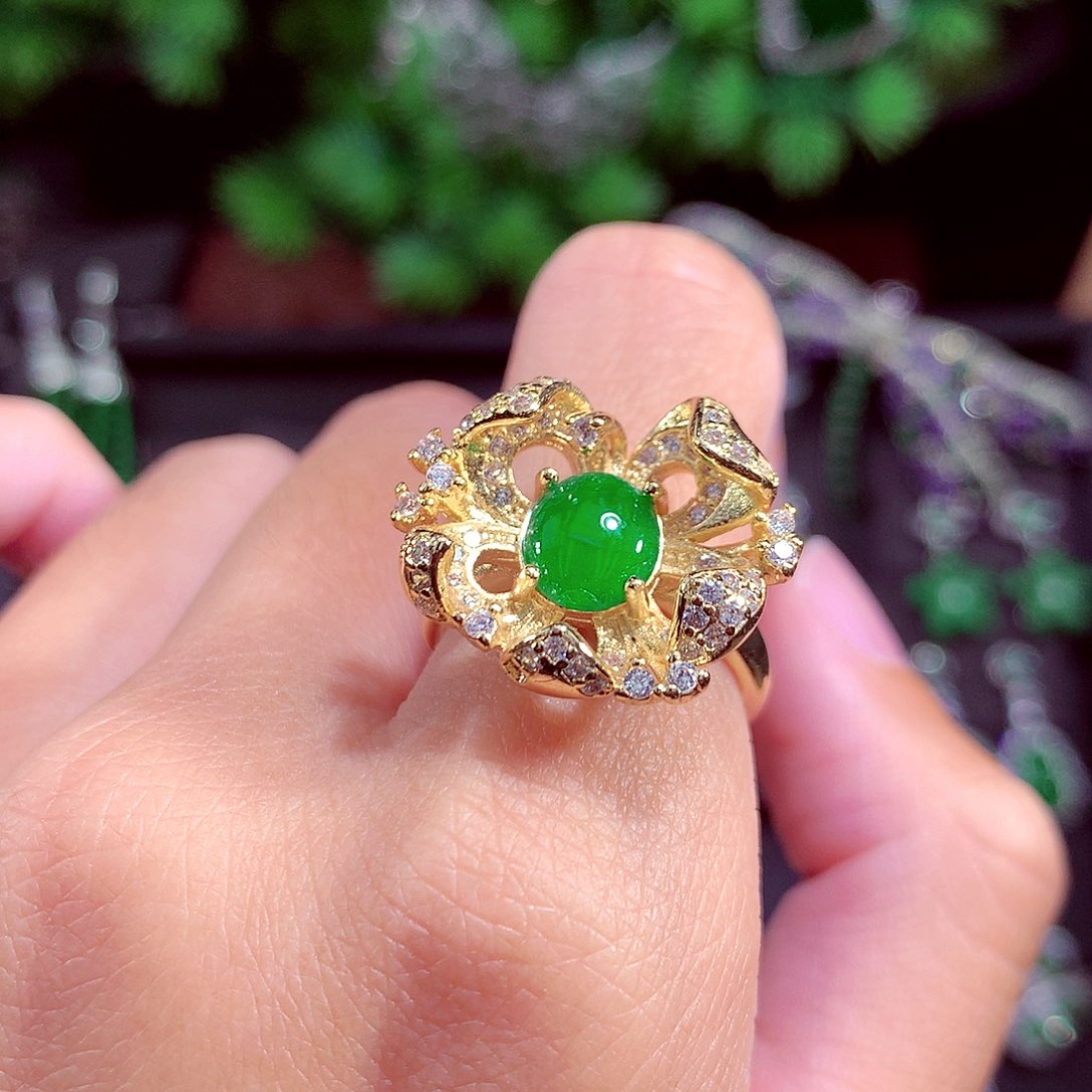 颈饰未镶嵌翡翠天然