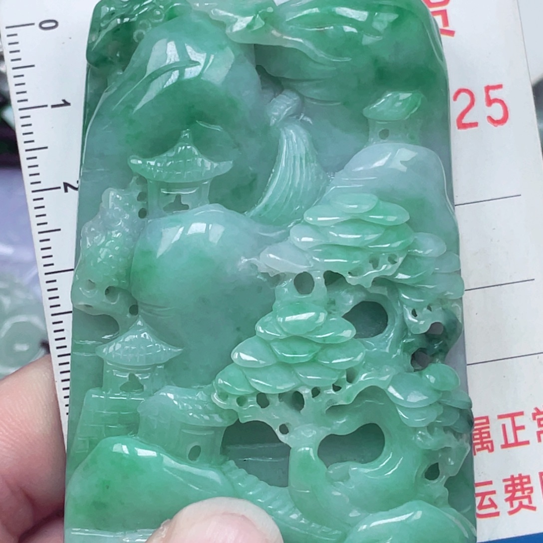 翡翠未镶嵌颈饰吊坠