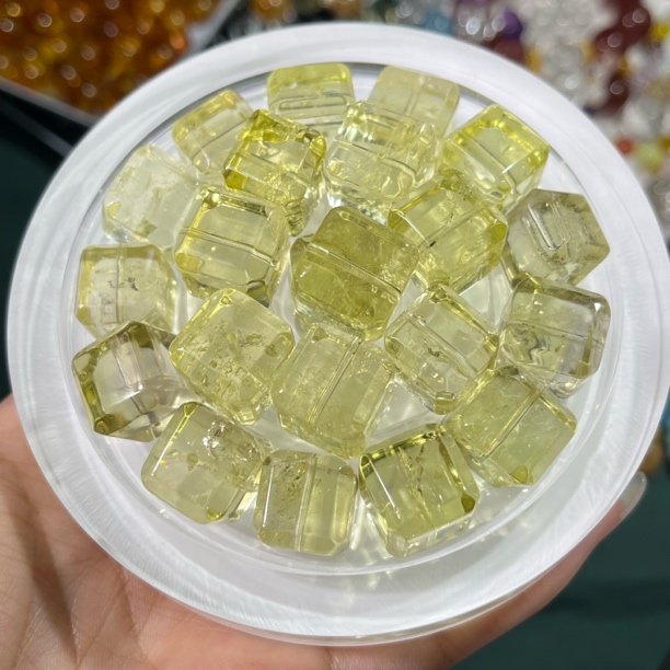 黄阿赛带闪片方糖一颗价