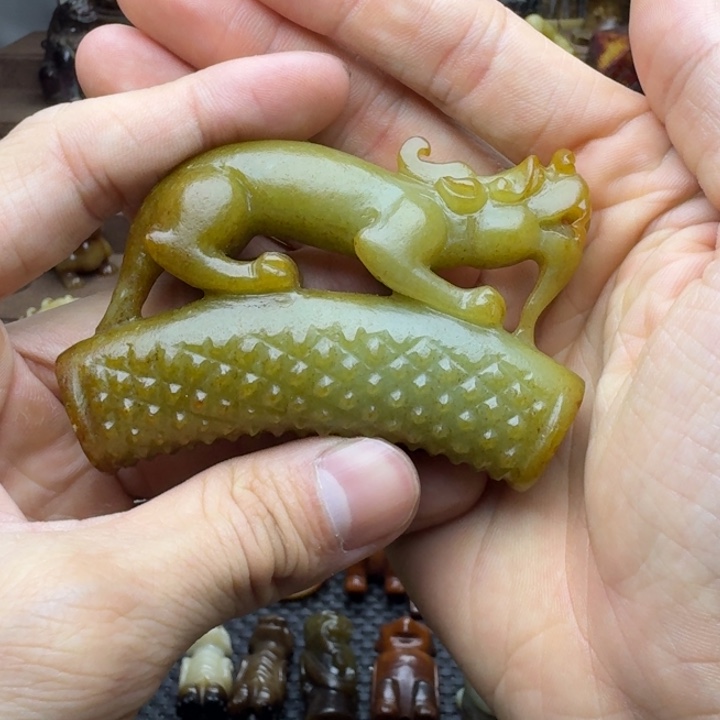 用***6和田玉未镶嵌挂件