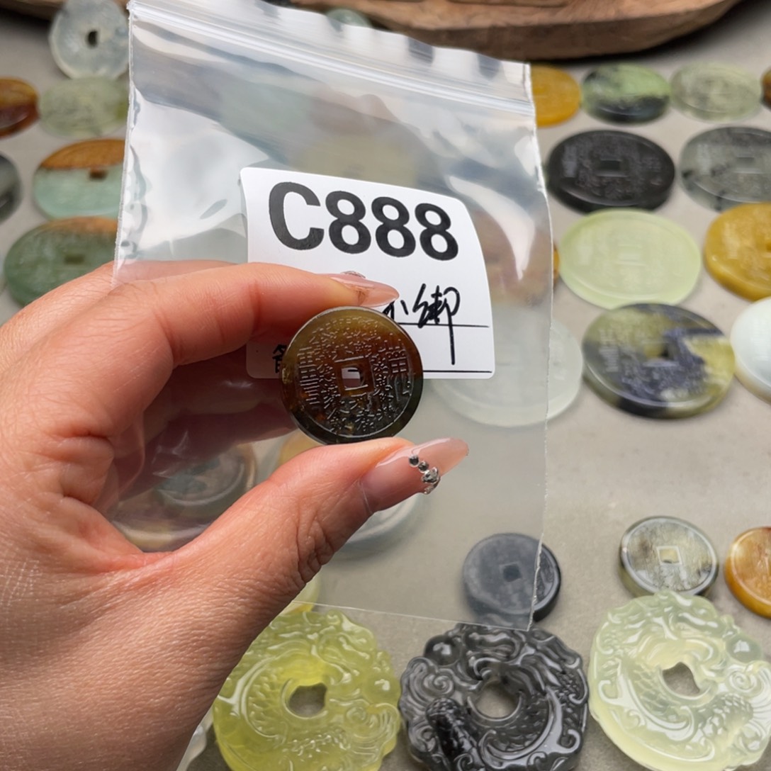 蛇纹石玉颈饰未镶嵌一*