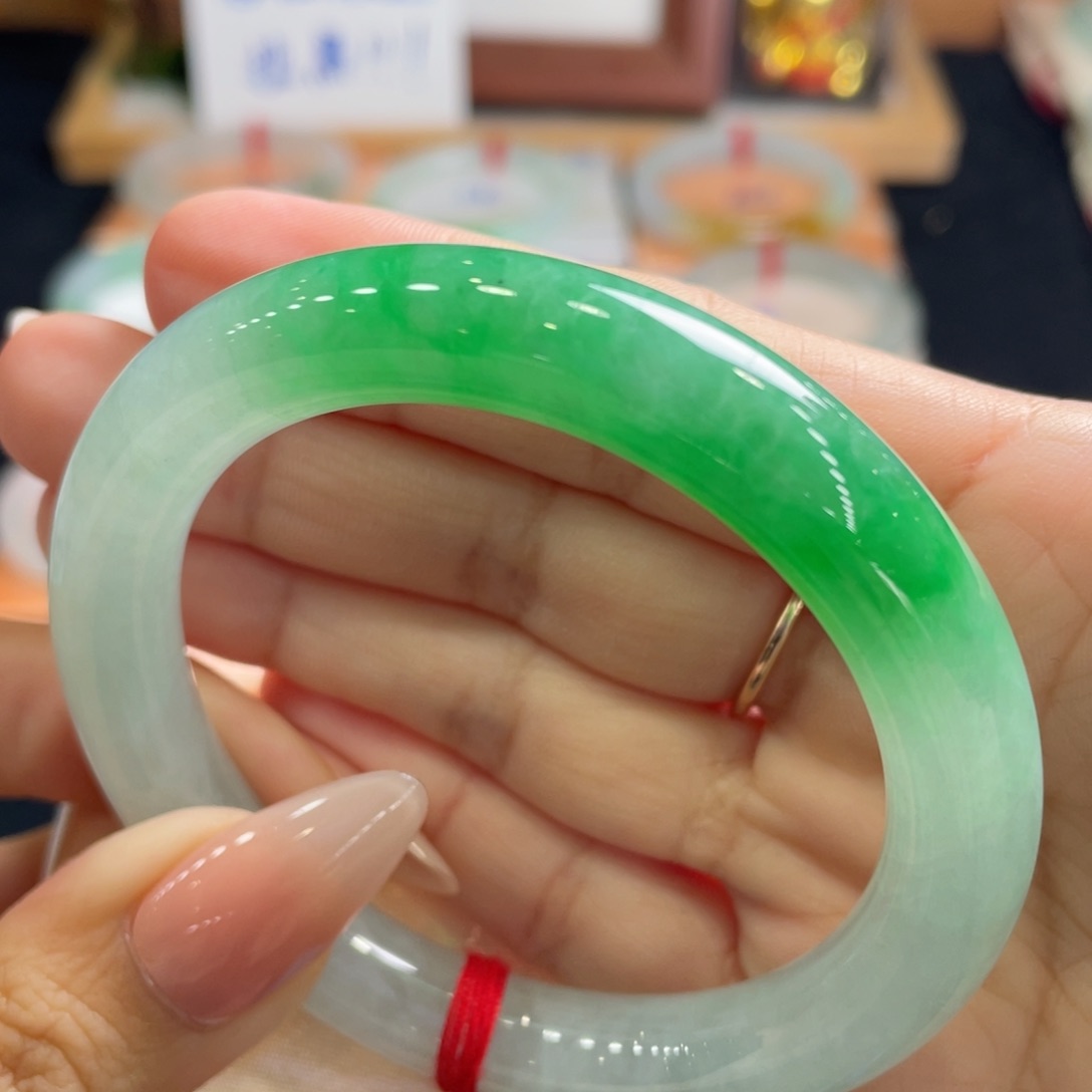 翡翠手镯未镶嵌1号