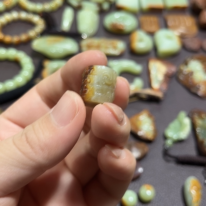 岫岩河磨玉（透闪石质玉）未镶嵌颈饰