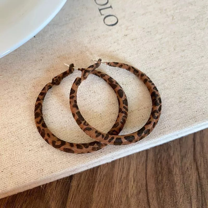 铜合金合金绒毛耳饰 铜合金绒毛耳饰 豹纹丝绒耳圈小众复古高级