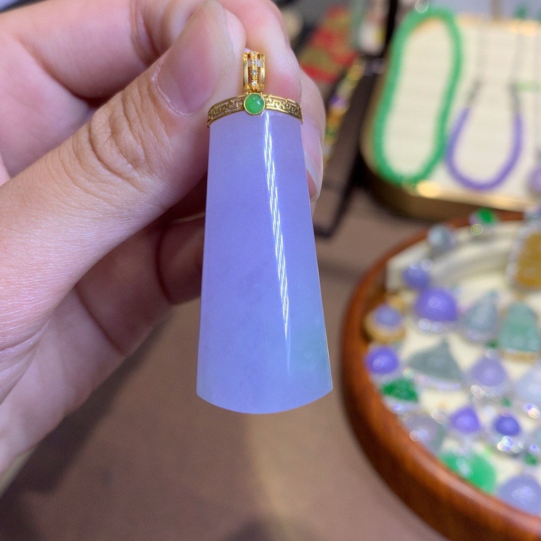 翡翠18K金镶嵌颈饰翡翠