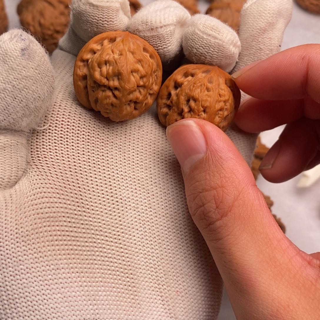 文玩核桃吊坠粗筋