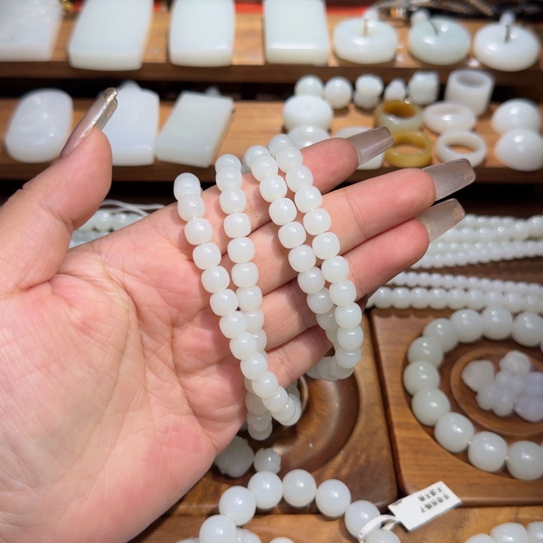 印***建和田玉未镶嵌颈饰