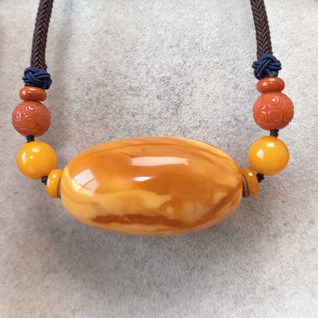 蜜蜡未镶嵌项链锁骨